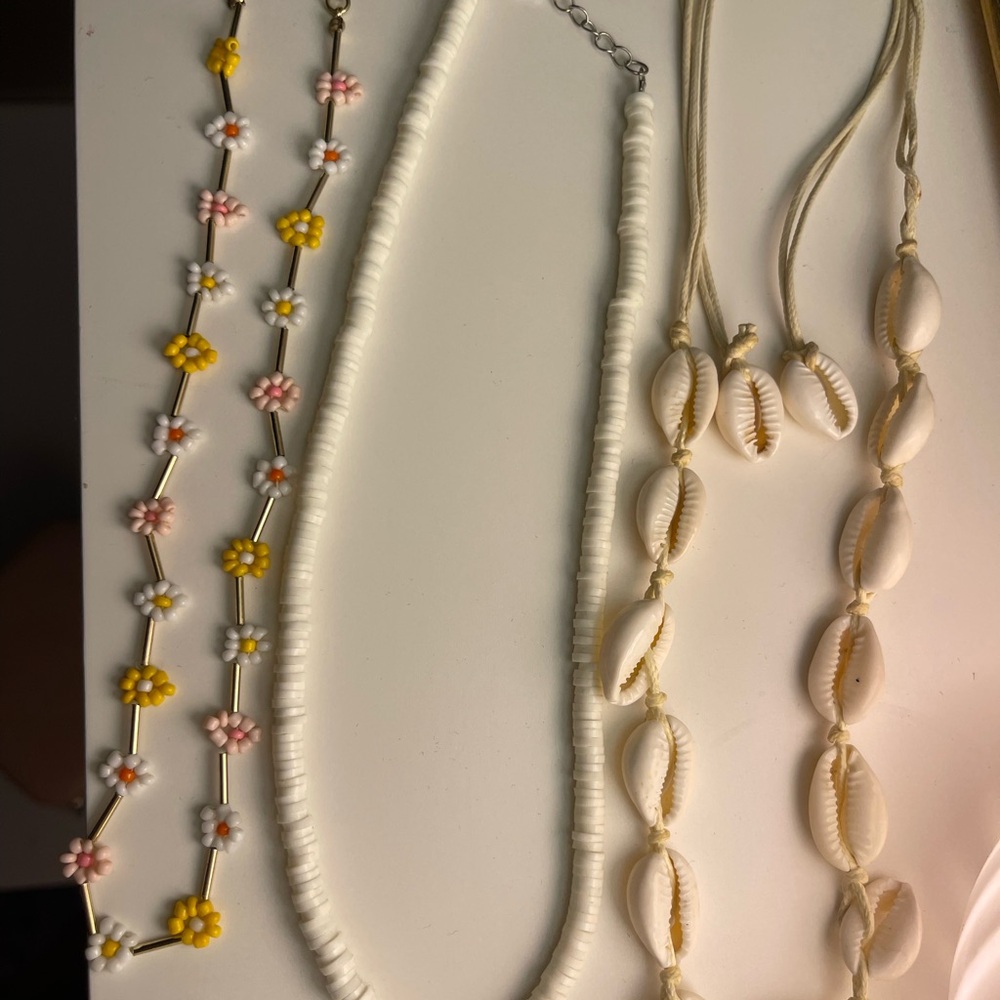 Shell and Bead Necklace Set - Picture 8 of 8